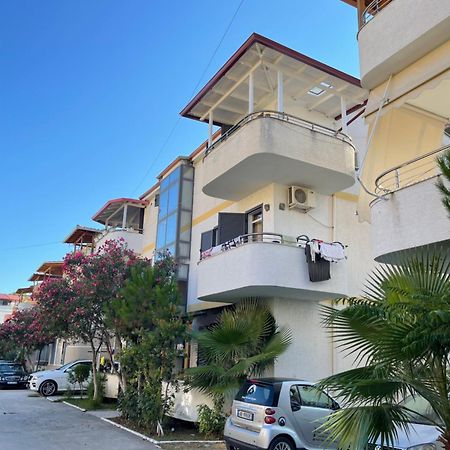 House For Rent Jurgen Villa Golem  Exterior photo