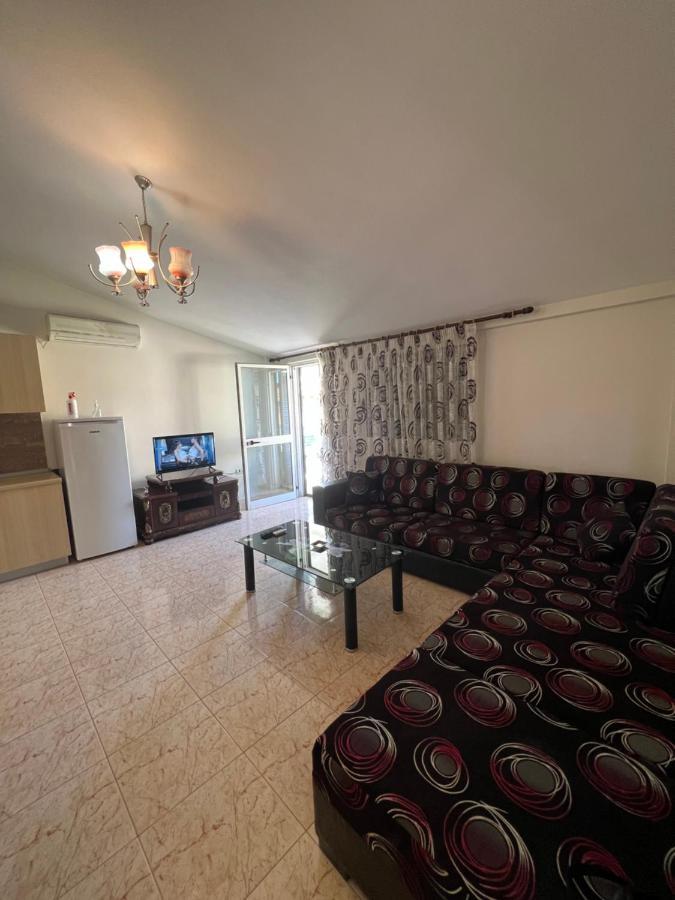 House For Rent Jurgen Villa Golem  Exterior photo