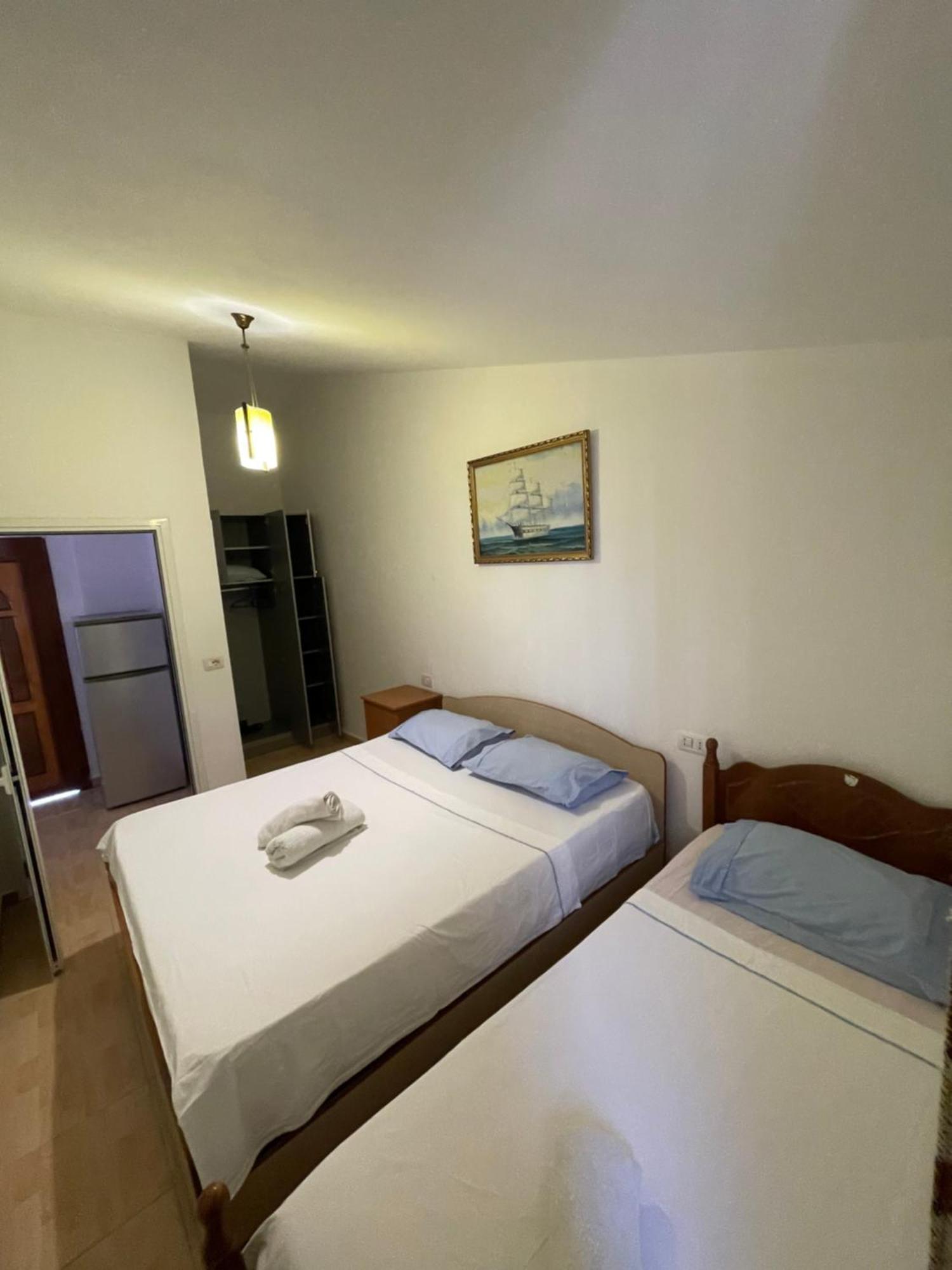 House For Rent Jurgen Villa Golem  Exterior photo