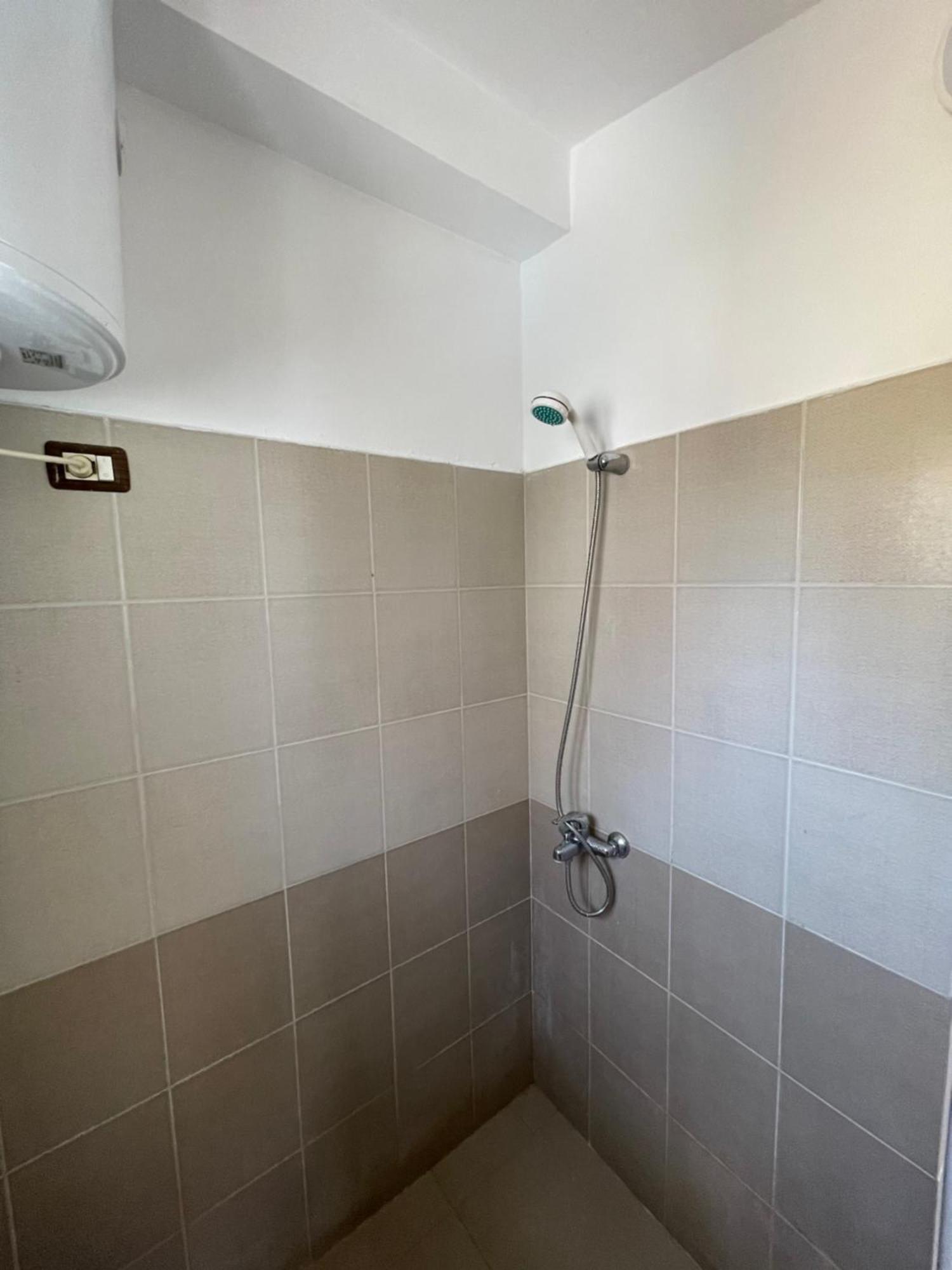 House For Rent Jurgen Villa Golem  Exterior photo